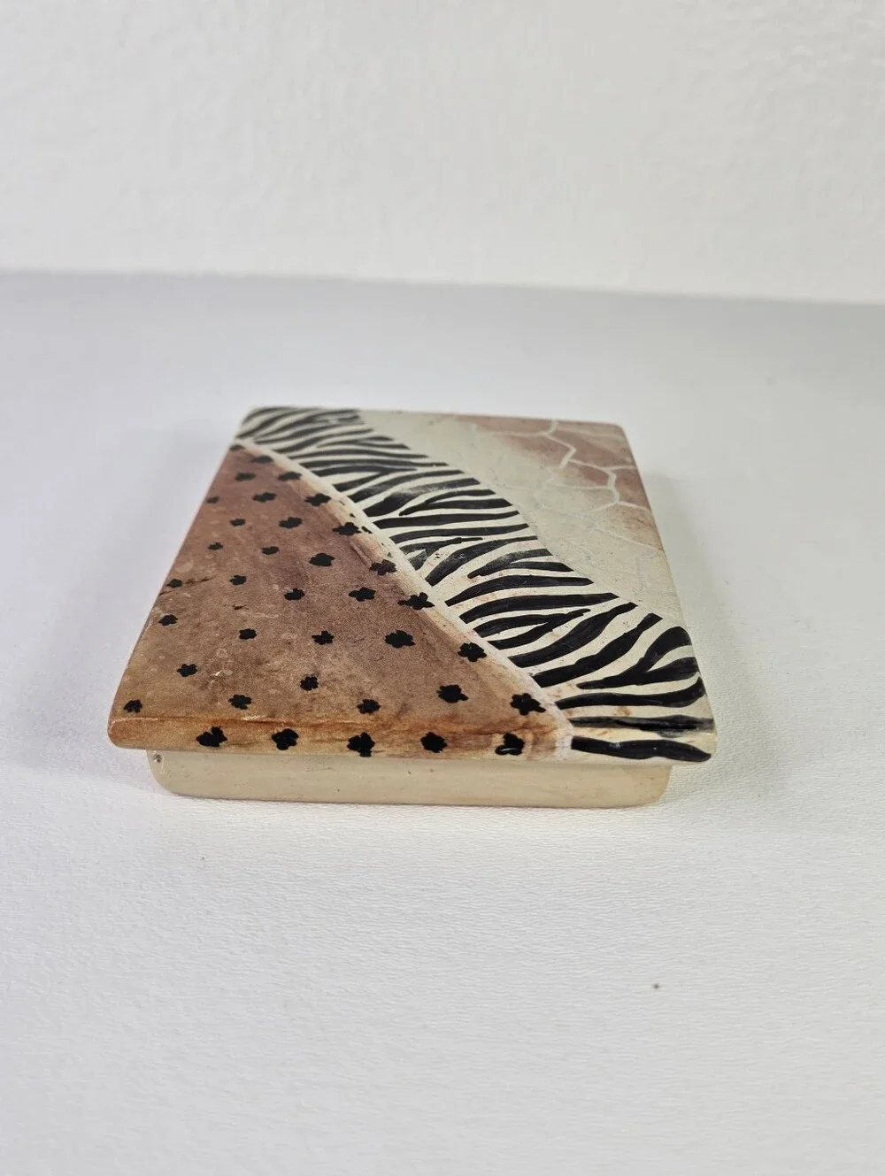 VTG Animal‎ Carved Print Soap Stone Trinket Box Hand Crafted in Kenya Wild Life